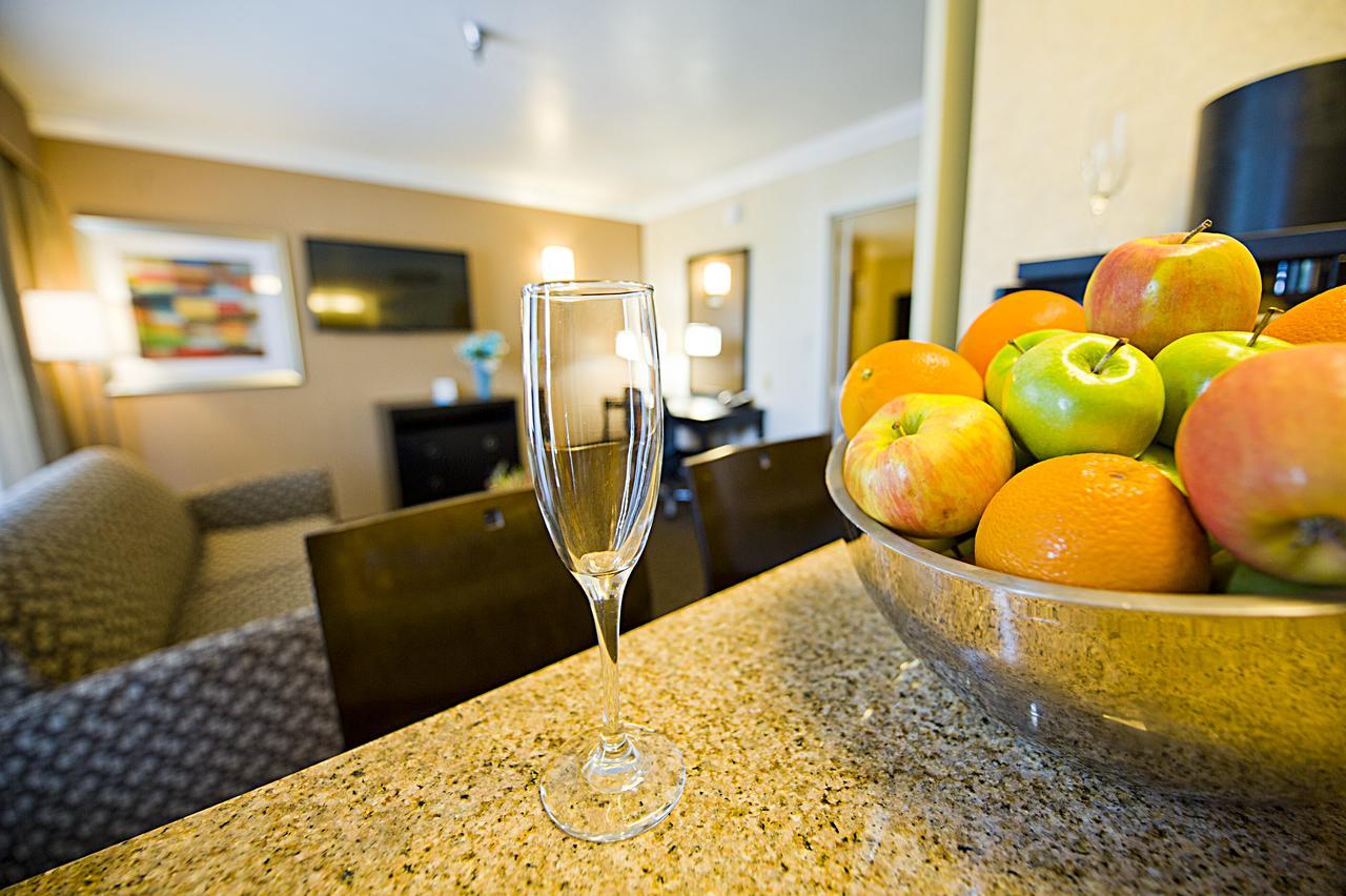 Hotel D'Lins Ontario Airport Kültér fotó